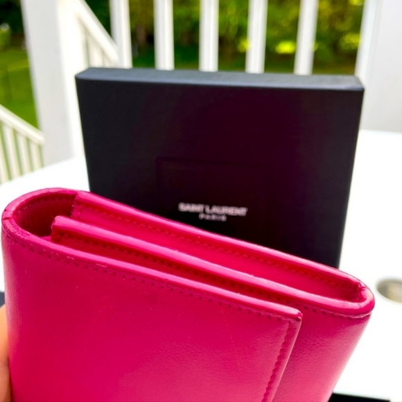 Authentic YSL classic Y wallet - Picture 3 of 12